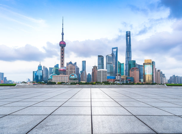 中国上海空荡荡的楼层和现代城市的天际线素材图片