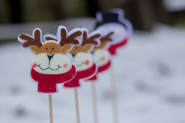 新年快乐，节日快乐，圣诞快乐，驯鹿快乐图片下载