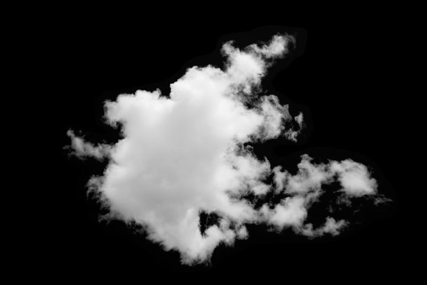 白云孤立在黑色背景上图片下载