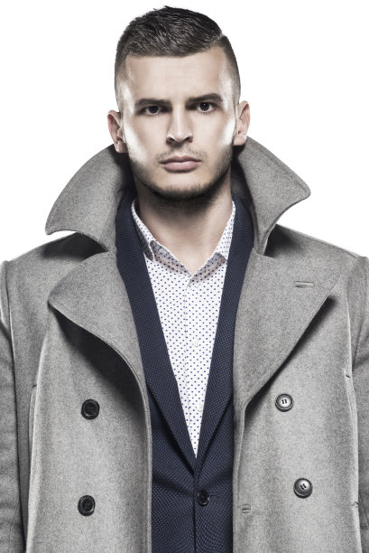 穿着秋冬衣服的帅哥图片下载