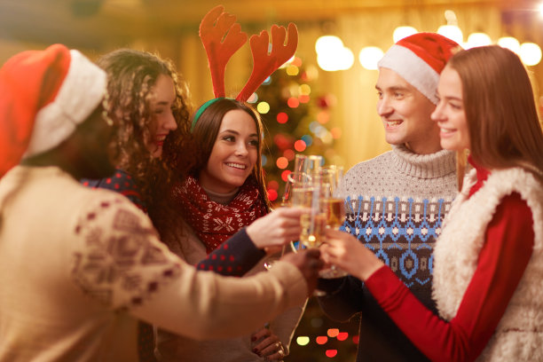 朋友们欢呼起来图片下载