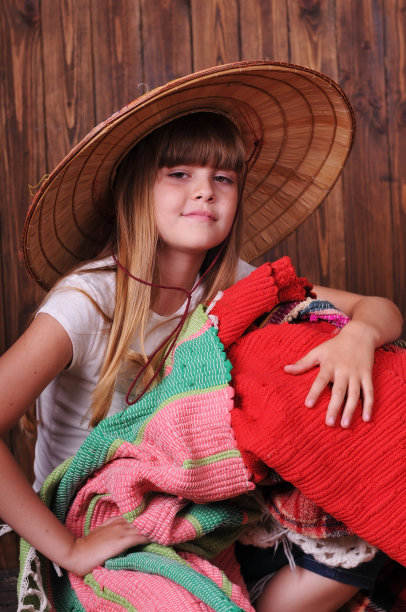 女孩戴着帽子的特写肖像图片下载