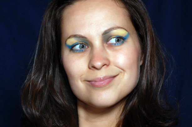 微笑的女人肖像图片下载