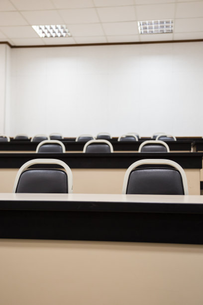 讲座教室椅子图片下载