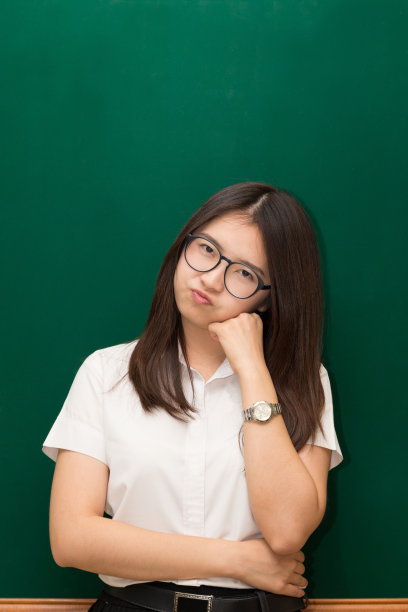 亚洲学生在课堂上图片下载