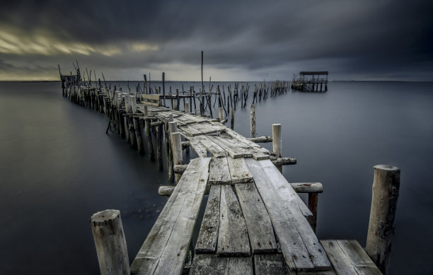 风化暴风雨图片下载