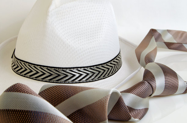 帽子和领带。图片下载