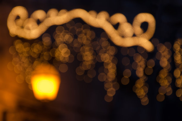 圣诞街灯花环。图片下载