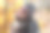 戴着帽子和太阳镜的少女图片下载