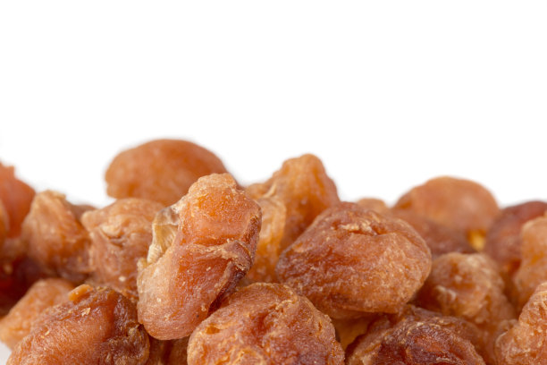 乾桂圆在白色背景-特写图片下载