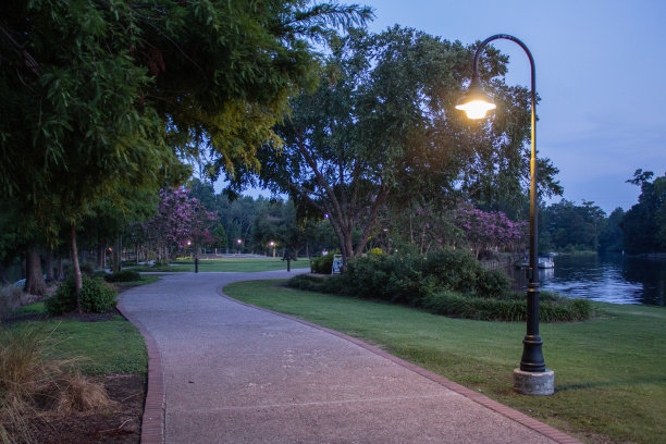 江边的灯光图片下载