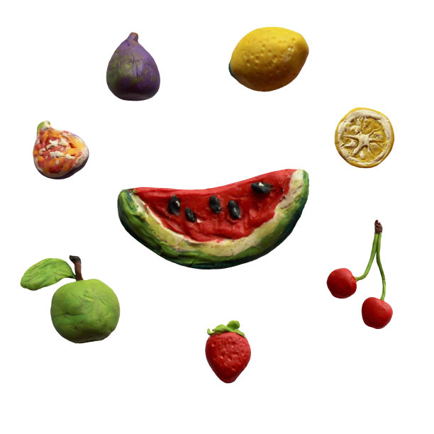 孤立的橡皮泥果实在白色的背景图片下载