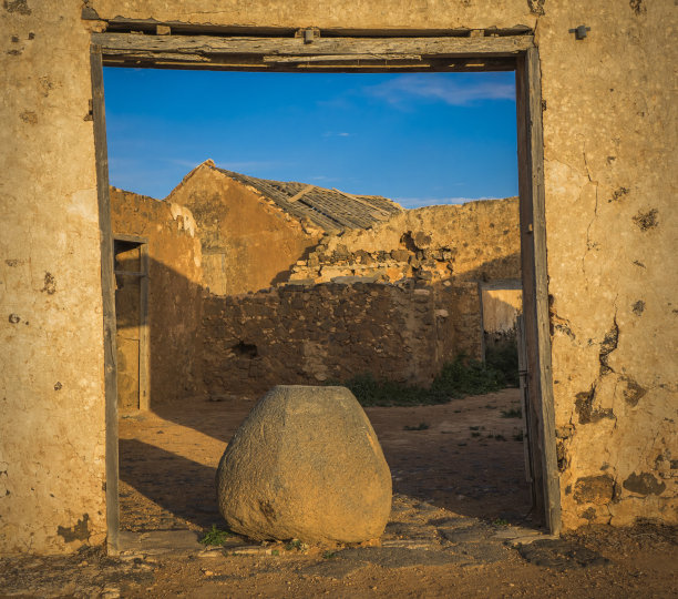 卡纳里岛的拉奥利瓦富尔特文图拉，古老的乡村废墟建筑图片下载
