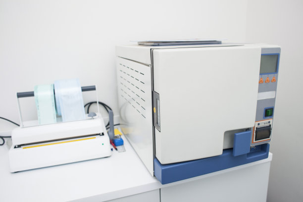 牙科诊所-现代化消毒设备。图片下载