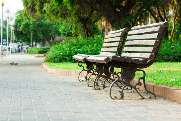 小巷和长椅图片下载