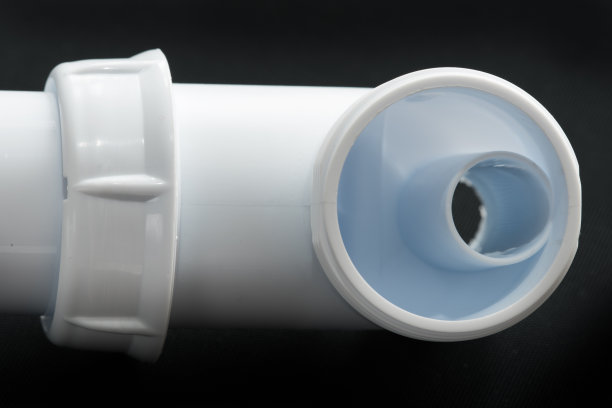 为白色塑料管道铺设管道图片下载