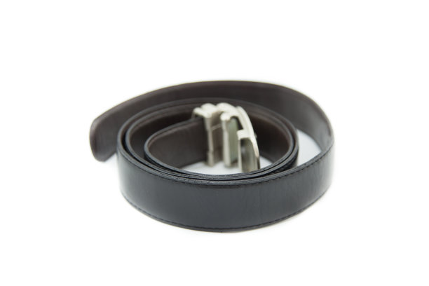 黑色皮带孤立在白色背景上图片下载