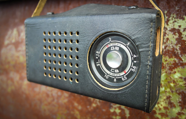 台旧收音机图片下载