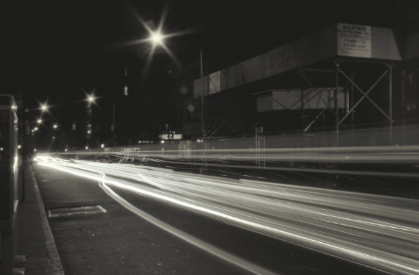 纽约35毫米黑白过往车辆图片下载