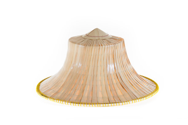 泰国农民在白色背景上的棕榈帽图片下载