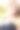 特写的美丽年轻的金发女人在户外。图片下载