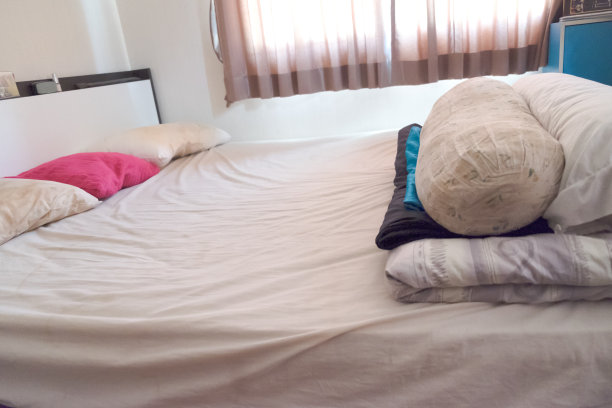 脏的卧室图片下载