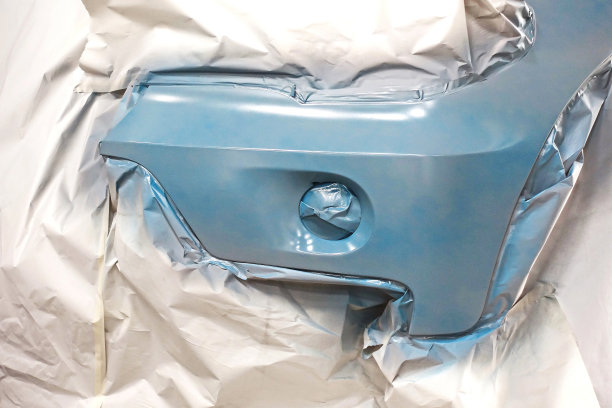 车体工作是汽车事故后汽车修理油漆图片下载