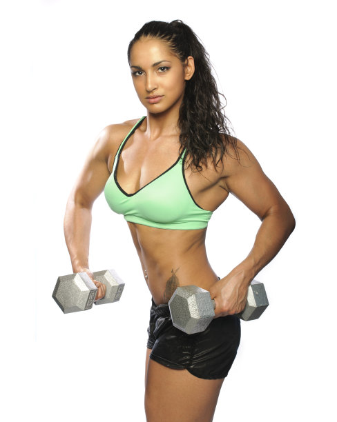 运动员弯曲身体，摆出负重姿势图片下载