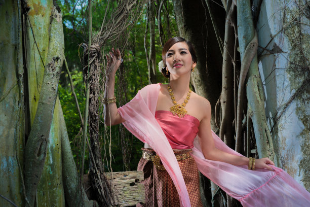 娜迦女王时尚图片下载