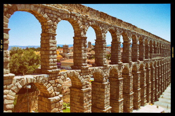 渡槽在塞戈维亚图片下载