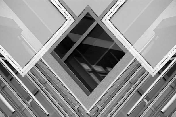 虚构/未来主义的钢铁和玻璃墙的碎片图片下载