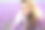 女孩的特写肖像在紫色薰衣草田图片下载