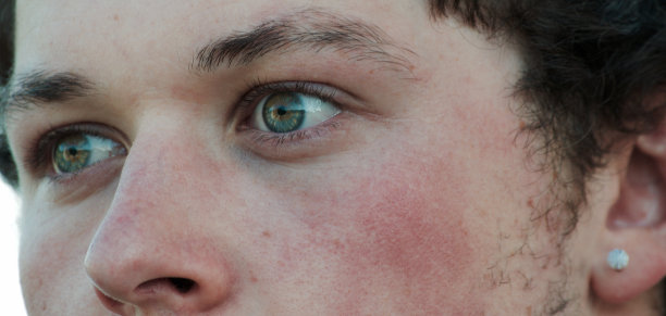 强烈的眼睛图片下载