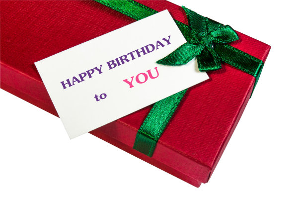 白色背景的红色礼品盒图片下载