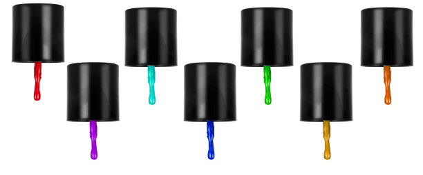 指甲油滴在白色背景孤立图片下载