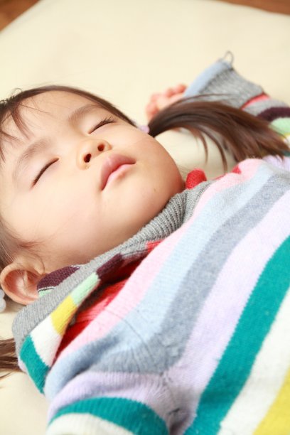 睡着的日本女孩(2岁)图片下载