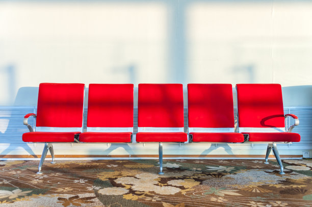 空的红椅子图片下载