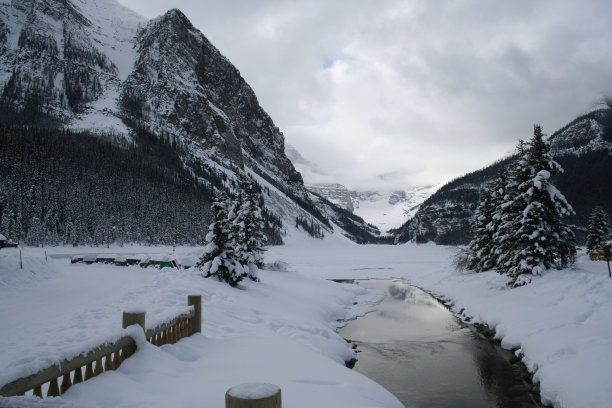 露易丝湖阿尔伯塔省图片下载