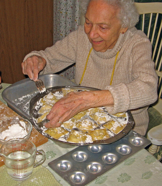 来自母亲的温柔抚摸自制的意大利面图片下载