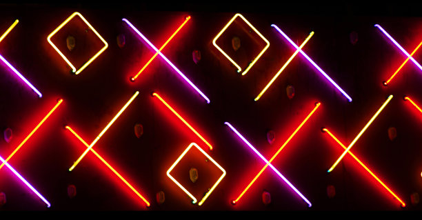 晚上霓虹灯图片下载