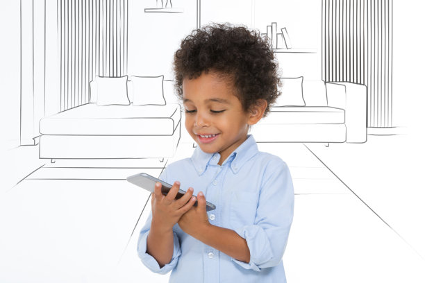 非洲儿童看他的手机图片下载