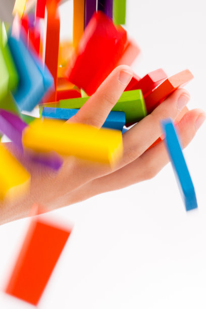 色彩斑斓的domino下降图片下载