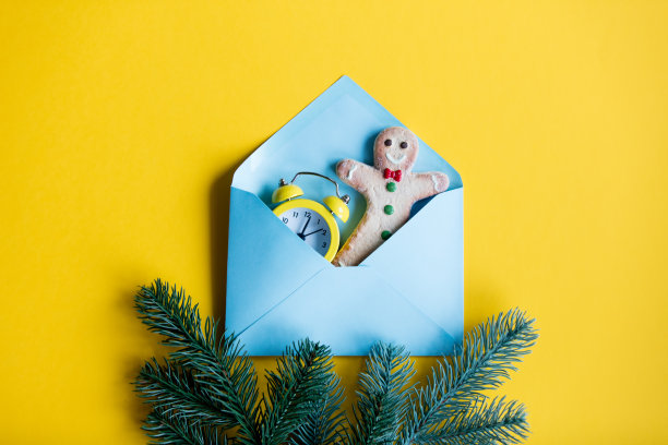 信封和小闹钟图片下载