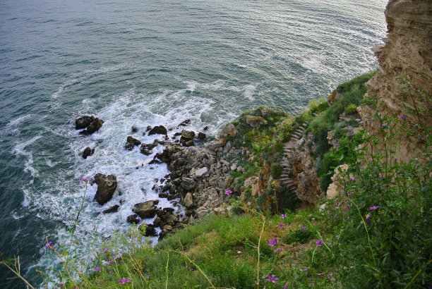 岩石和海图片下载