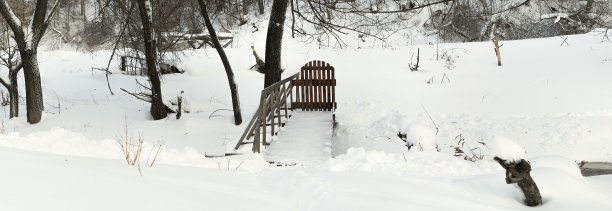 横跨山河的桥。这条路无路可走。图片下载