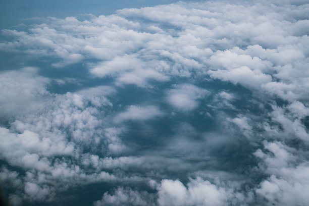 从飞机上看天空和云图片下载
