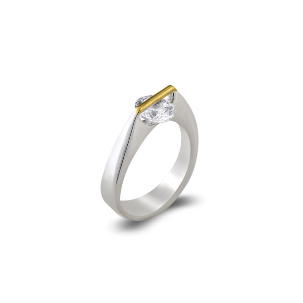 银戒指与黄金部分图片下载