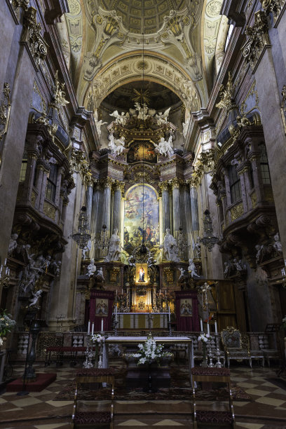 维也纳彼得教堂内的主祭坛图片下载