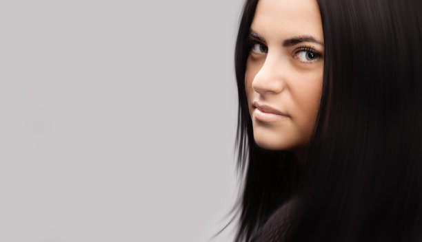 黑发的女孩图片下载