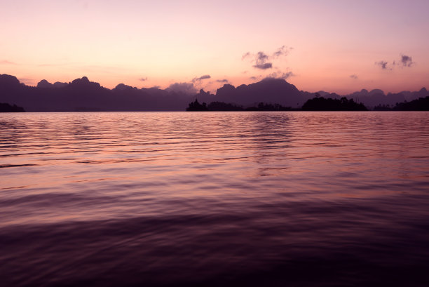 在日出前图片下载